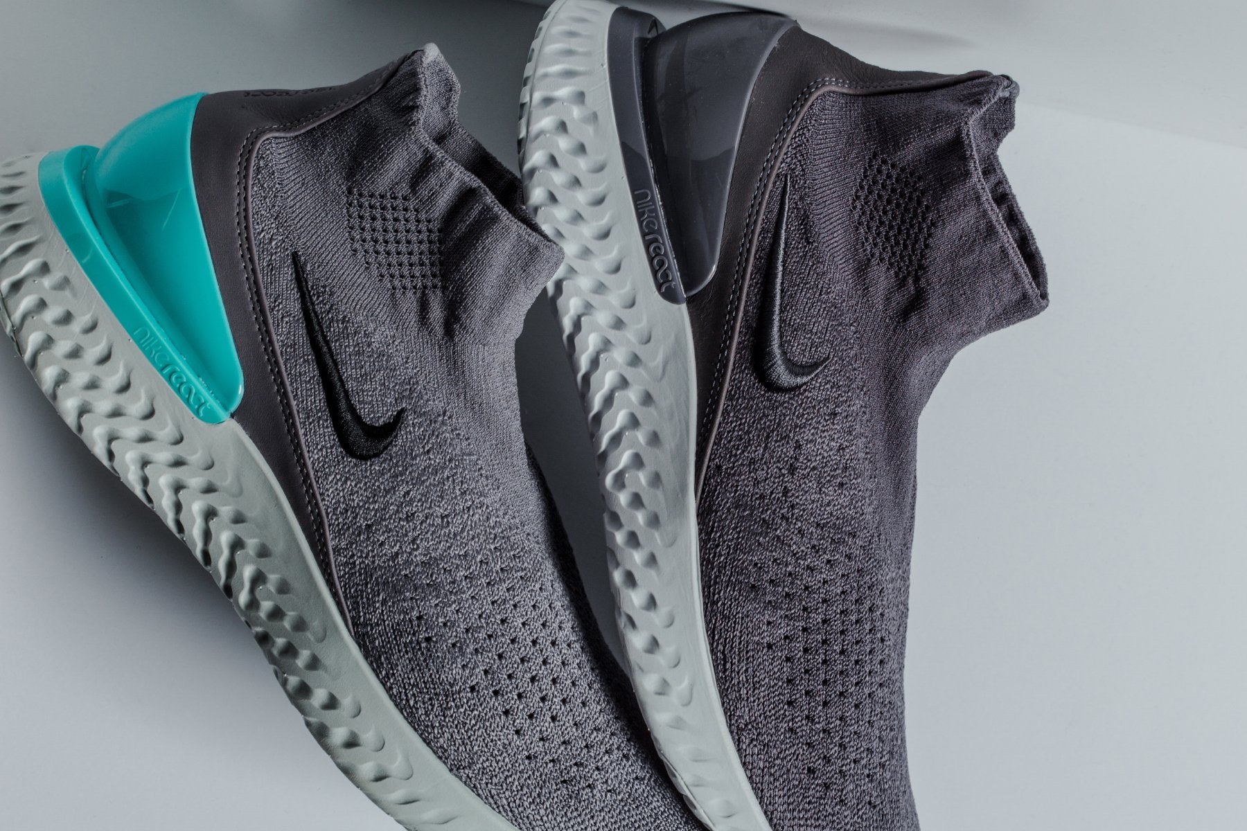 nike rise react flyknit thunder grey