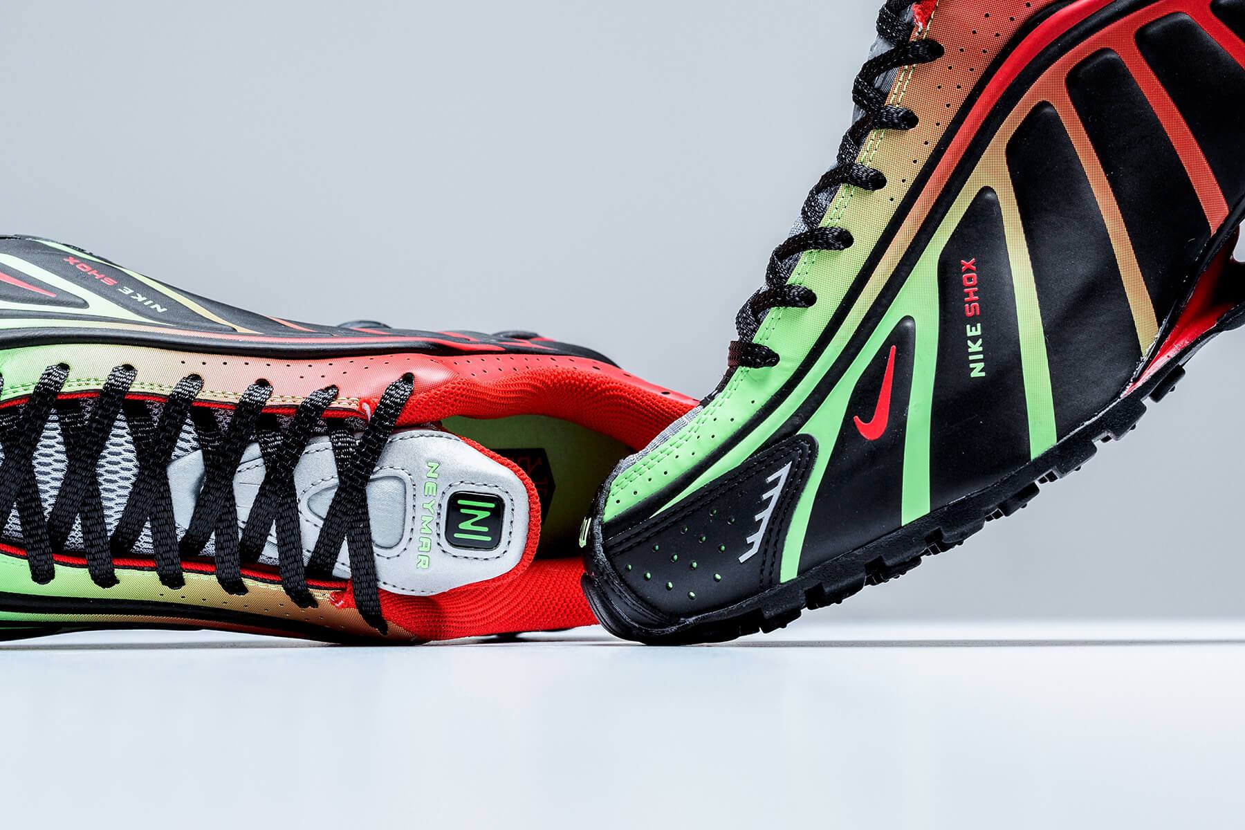 Shox R4/ Neymar Jr - Black/Challenge Red/Metallic Silver