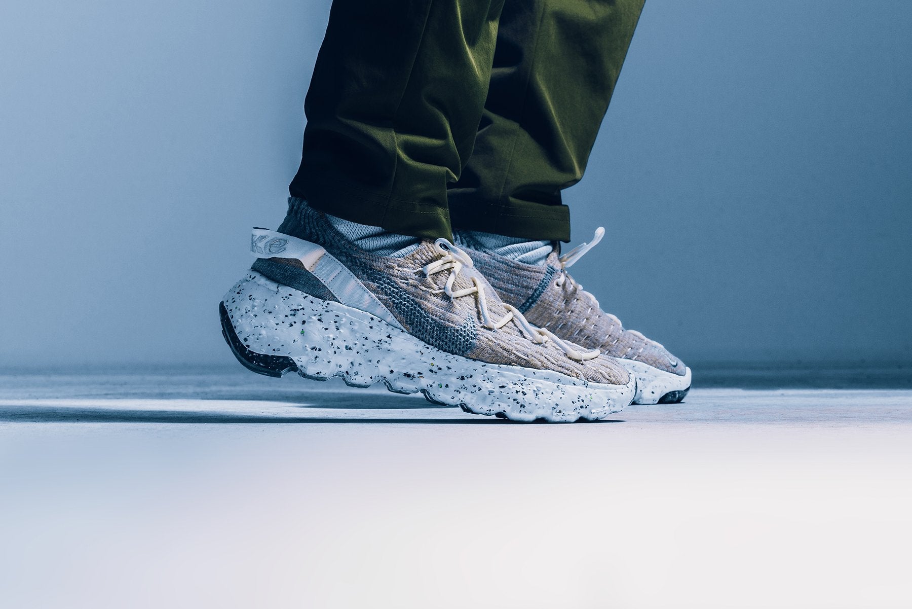 space hippie 04 astronomy blue on feet