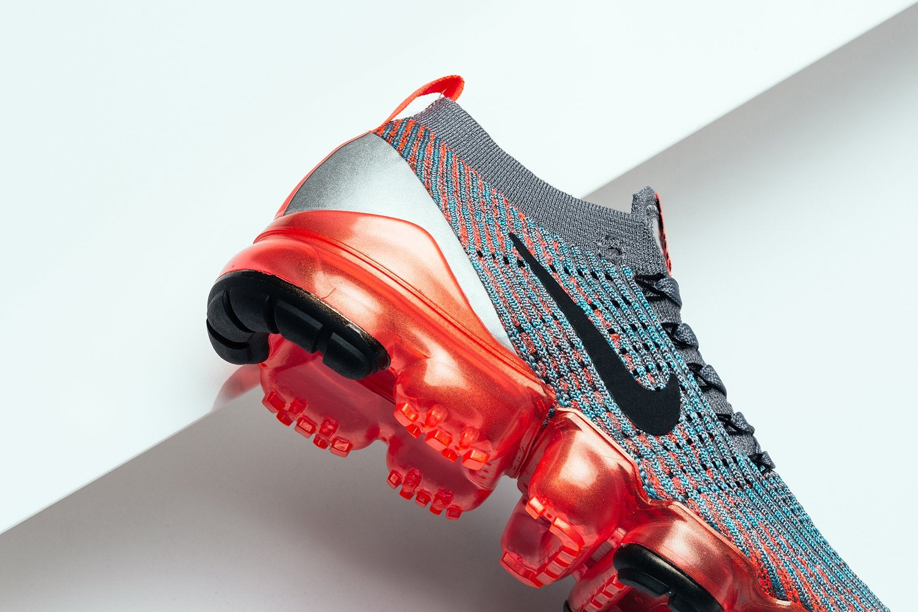 nike vapormax flyknit 3 crimson black