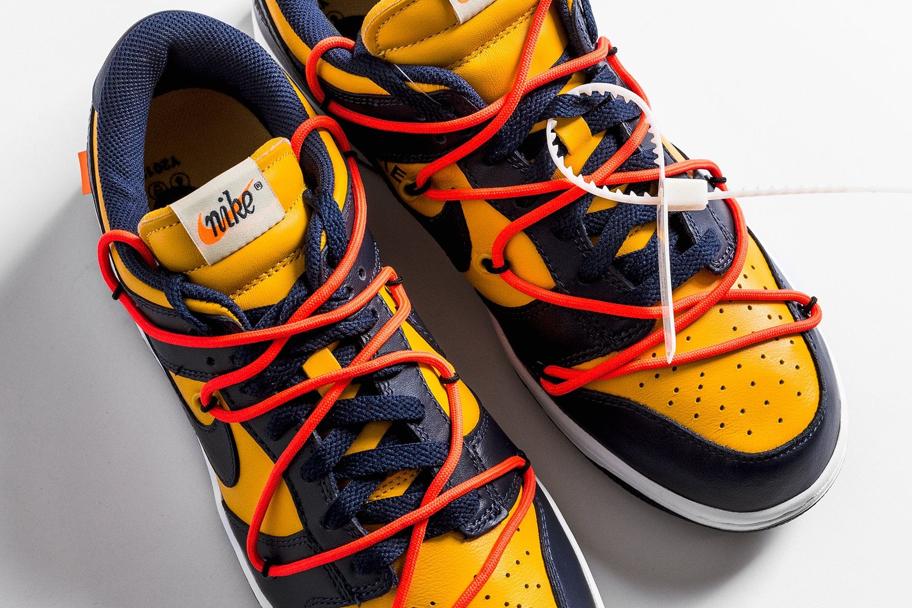 ナイキ x オフホワイト ダンク ロー - ユニバーシティ ゴールド