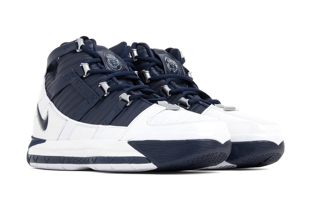 Zoom Lebron III QS - White/Midnight Navy/Metallic Silver – Feature