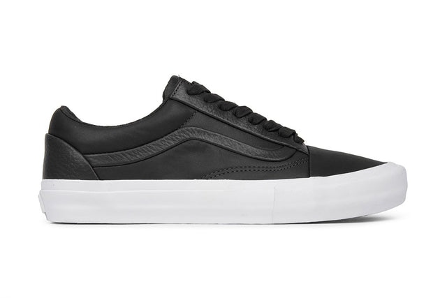 Vault Old Skool Stitch and Turn LX - Black – Feature