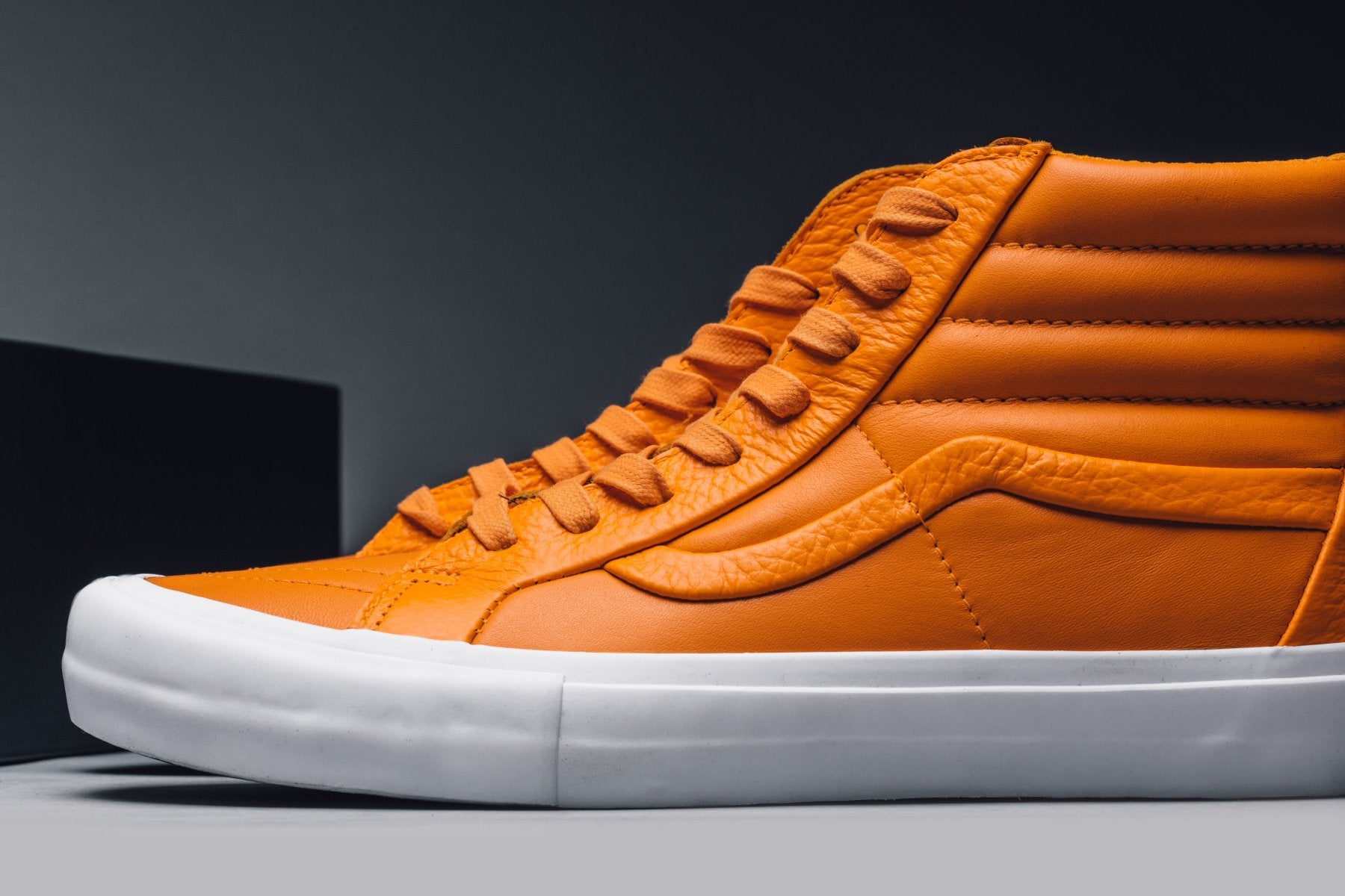Vault SK8-Hi Reissue Stitch and Turn LX - Autumn Glory – Feature